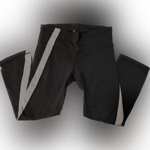 GapFit workout leggings with stripe detail